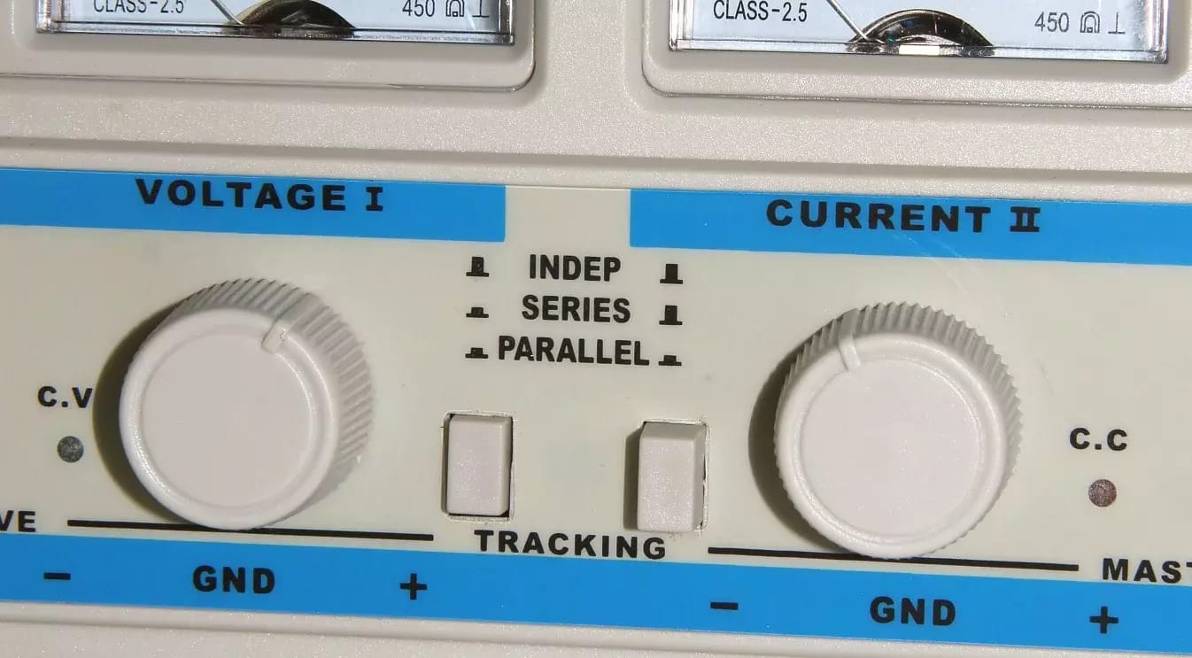 Doppellabornetzteil RXN-305A-II - 2x30V/5A, 60V/5A, 30V/10A – 2