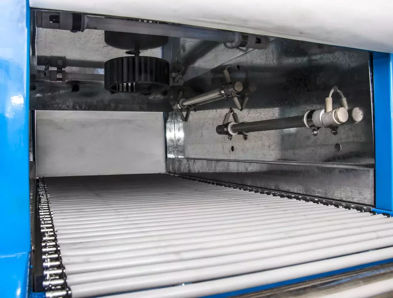 Schrumpftunnel mit Schrumpffolienförderer BS-400LD – 2