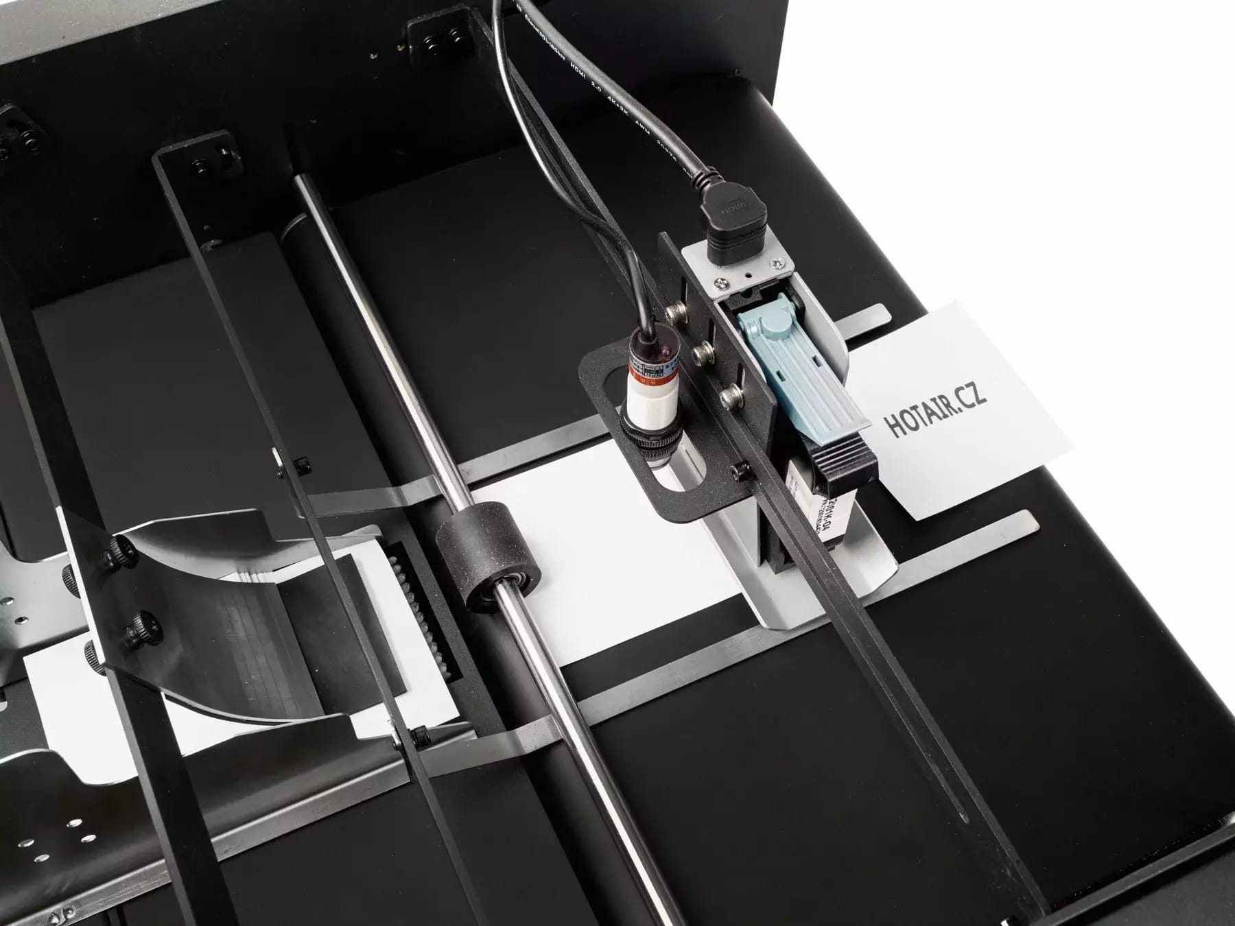 Automatischer Tintenstrahldrucker mit Zuführung für den Druck von Verpackungen, Beuteln und Doypacks – 2